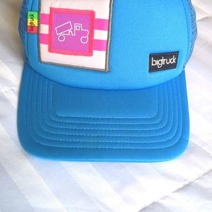 Bigtruck | Big Truck | blue & pink hat